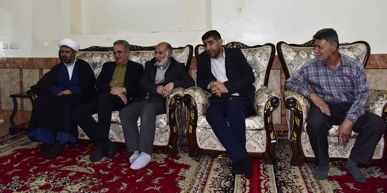 حضور رییس دانشگاه شهرکرد در منزل همکار ایثارگر دفاع مقدس